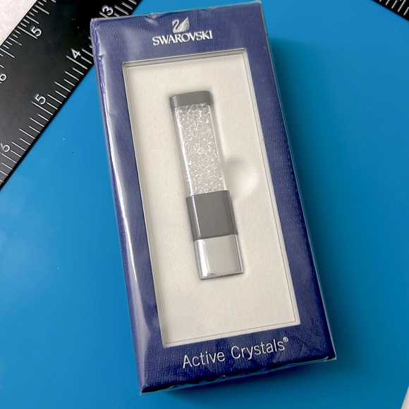 🖤NIB💕Swarovski Crystals USB 4GB Memory Key in box - Picture 1 of 9